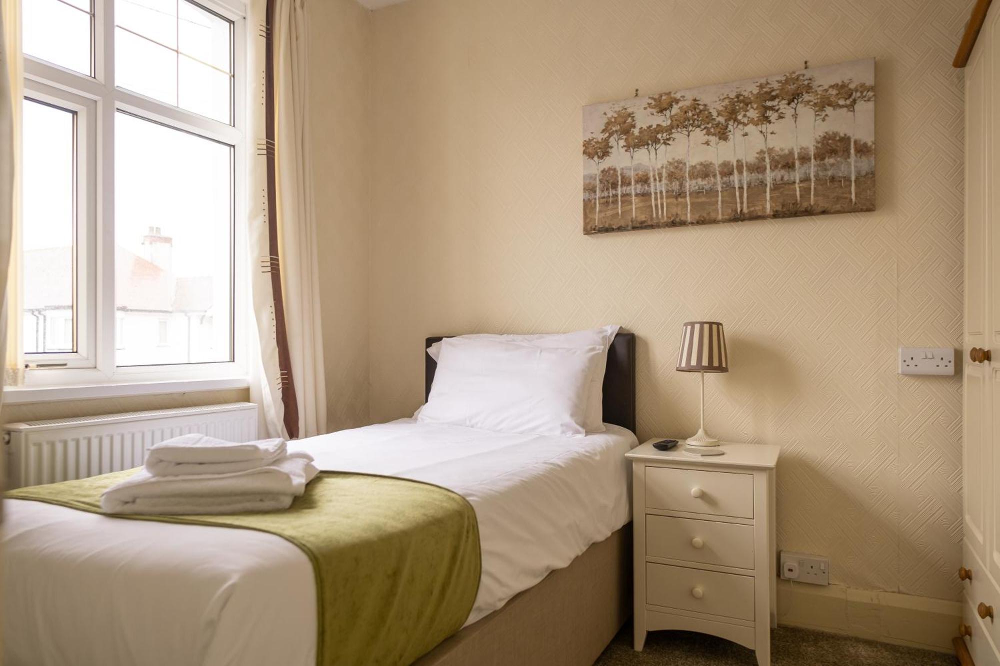 Bed and Breakfast The Kildare à Skegness Extérieur photo